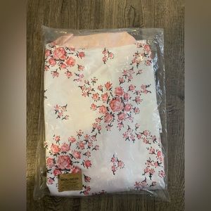 Women’s Morgan Lane floral print satin robe. Size S/M